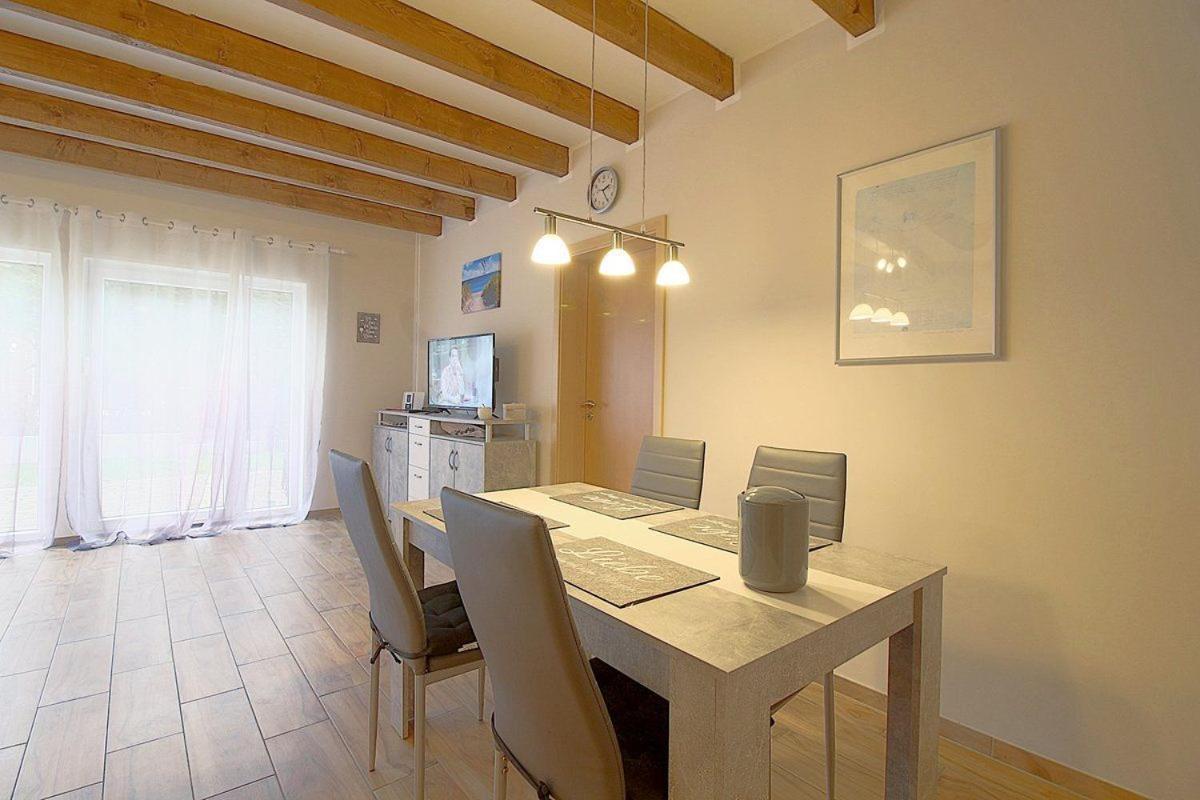 Ferienhaus Lanah Wurster Nordseekuste Bagian luar foto